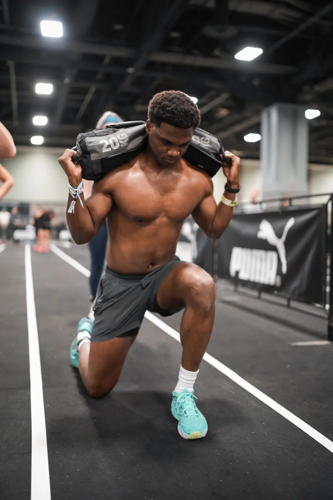 Sandbag lunges at HYROX Washington, D.C.